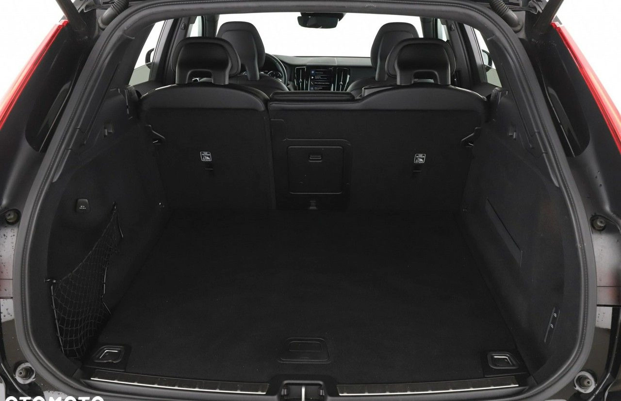 Volvo XC 60 cena 117900 przebieg: 135521, rok produkcji 2017 z Chocz małe 352